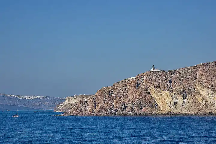 Atracciones naturales como Akrotiri y Palea Kameni