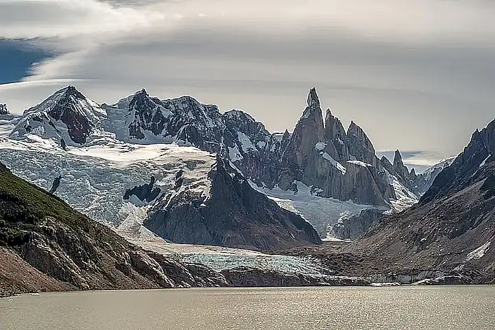 Diseño arquitectónico de Torres Negras