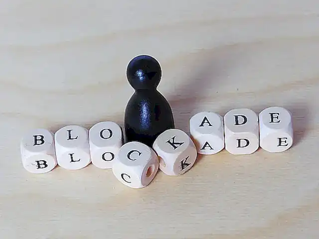 El bloqueo político