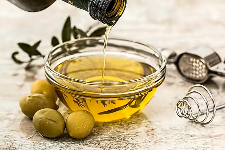 Incorporando aceite y mantequilla