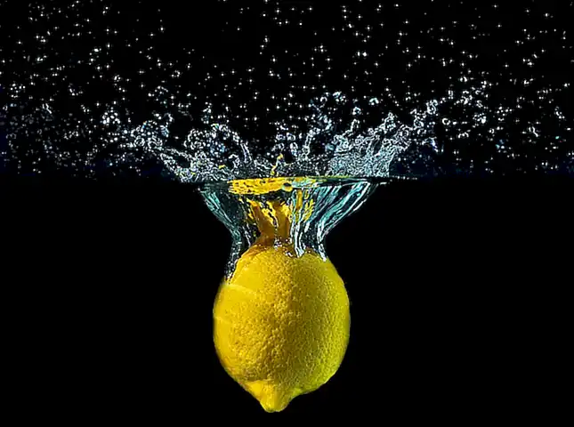 Manejo de agua con limón o harina